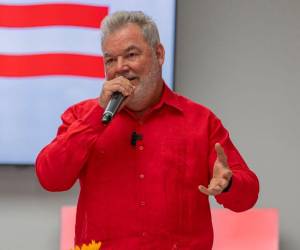 El presidente del CCEPL, Roberto Contreras, denuncia anomalías en acreditación de PL.