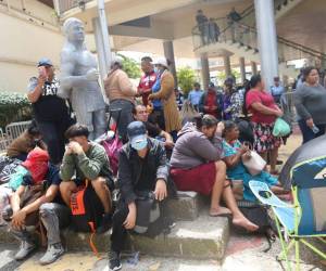 Los inversionistas viajaron a Tegucigalpa desde la madrugada del lunes en busca de soluciones a su problemática, que los ha mantenido en suspenso desde hace varios meses.