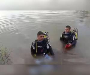 Los bomberos realizaron el rescate del menor.