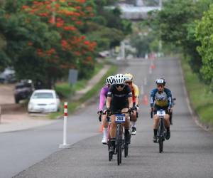 Los ciclistas inician su travesía desde el Coliseum Nacional de Ingenieros, punto donde arranca una ruta exigente que combina velocidad, estrategia y resistencia. Así el recorrido que hacen los ciclistas, la ruta bautizada por los pedaleros como el serrucho. ​​​