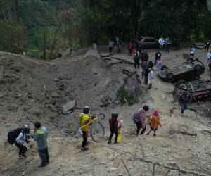 Las autoridades colombianas atribuyen este ataque a Jaime Martínez, dirigida por Iván Arredondo, alias Marlon, por quien ofrecen una recompensa de hasta 5,000 millones de pesos