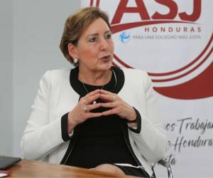 La expresidenta de la Corte Nacional de Justicia (CNJ) de Ecuador, María Paulina Aguirre, fue invitada por la ASJ como veedora.