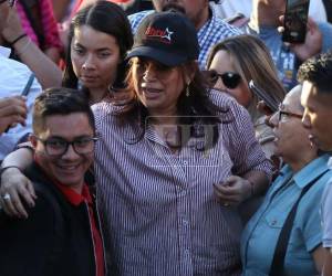 El lunes, Moncada llegó a los bajos del Congreso para apoyar las protestas en contra del juicio político.