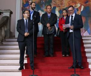 El jefe del Departamento de Asuntos Políticos y Consolidación de la Paz de la secretaría General de la ONU, Andrés Salazar, fue el encargado de leer un comunicado de los grupos de expertos que se reunieron con la presidenta Xiomara Castro.