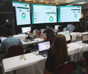 El Consejo Nacional Electoral volvió a actualizar la página de los resultados, luego que estuviera casi un día sin avances por fallas en el internet.