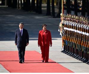 Algunos de los documentos son cortos mientras otros, como el de requisitos fitosanitarios para ingreso de banano hondureño a China, están conformados por más de 20 páginas. Todos los convenios y memorándums son pasos iniciales en las relaciones con el país asiático.