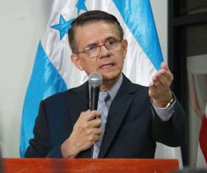 El doctor José Manuel Matheu calificó de farsa y estafa las clínicas operadas por supuestos médicos extranjeros en San Pedro Sula.