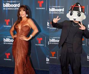 La alfombra azul de los Billboard Latinos 2026 ya está en marcha en el Knight Center de Miami. Estos son los primeros invitados en desfilar ante los paparazzis.