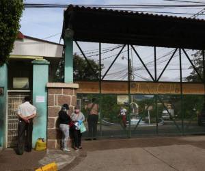 Con la reducción de casos y las hospitalizaciones se cerraron unas salas por la baja de pacientes ingresados.