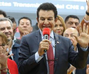 Las elecciones presidenciales de este 2025 serán unas de las más reñidas de la historia. El candidato nacionalista Nasry Asfura se posicionó con una ventaja en el primer corte, pero tan solo un día después Salvador Nasralla lo dejó por debajo de sus números.