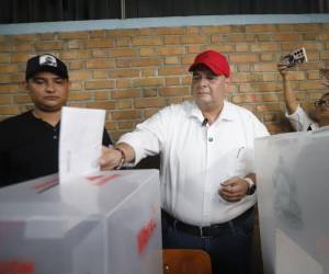 Jorge Aldana está en una lucha férrea por al alcaldía del Distrito Central con Juan Diego Zelaya.