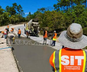 La obra vial en Lepaterique mejorará el acceso para productores y habitantes de cinco aldeas y 130 caseríos del municipio.