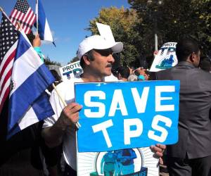 Hondureños en Estados Unidos buscan alternativas tras la cancelación del TPS.