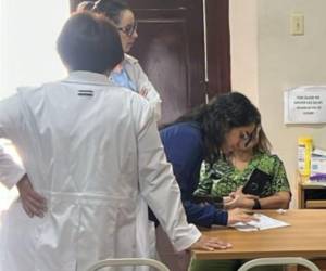 Los profesionales de la salud manifestaron que, hasta el momento, no han recibido respuestas a sus demandas, lo que ha generado mayor inconformidad dentro del gremio.