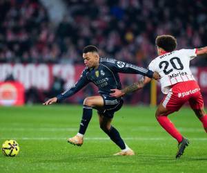 El Real Madrid se mide al Girona en el Santiago Bernabéu.