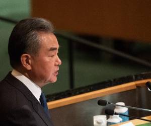 En su discurso ante la ONU, donde Taipei no está representada, el canciller chino mostró una línea dura. “Cualquier acción para obstruir la reunificación de China está destinada a ser aplastada por las ruedas de la historia”, aseveró.