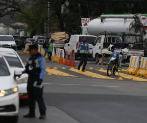Autoridades de Vialidad y Transporte aseguran que mantienen hasta cinco policías de tránsito con mayor movimiento vehicular.