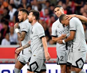 Las figuras del PSG dejaron a un lado las supuestas diferencias y golearon a placer al Lille, manteniendo su paso arrollador en el fútbol francés.