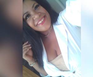La mañana del reciente domingo 26 de julio, familiares y amigos le dieron el último adiós a Jocelyn Lizeth Martínez, de 45 años, hija de la reconocida jueza penal, Nelly Martínez. La mujer perdió la vida mientras intentaba cruzar una calle del bulevar Fuerzas Armadas, en Tegucigalpa.