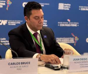 En el encuentro regional, Zelaya intercambió ideas con autoridades de Bogotá sobre transporte público, bonos verdes y proyectos sostenibles para Tegucigalpa.