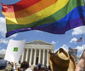 En Estados Unidos, las uniones entre personas del mismo sexo fueron garantizadas por la Suprema Corte de Justicia en 2015.