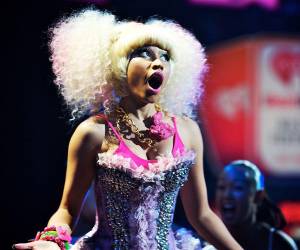 Nicki Minaj volvió a estar en el centro de la polémica tras realizar comentarios sobre la comunidad trans durante su aparición en el AmericaFest, un evento político conservador celebrado en Estados Unidos.