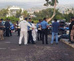 El fallecido fue identificado como Alberto Alonso Ramírez, quien a la 1 de la madrugada había sufrido un accidente de tránsito en el bulevar Comunidad Económica Europea.