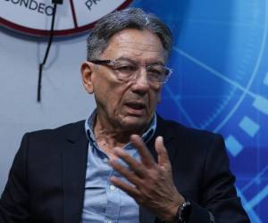 Názar destacó que su experiencia profesional y su disciplina deportiva aportan la sensibilidad social y la visión técnica que considera esenciales para legislar en un contexto de crisis nacional.