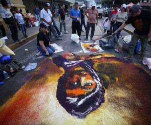 Es importante mencionar que las alfombras constarán de doce segmentos y cada una tendrá diferentes imágenes.