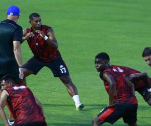 Los jugadores del Independiente no quieren fallar en su primera presentación en primera.