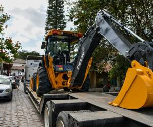 Ojojona se convirtió el viernes -28 de agosto- en el primer municipio de Francisco Morazán en recibir maquinaria municipal como parte de la primera etapa de entregas impulsada para fortalecer la capacidad de respuesta de las alcaldías. Aquí el momento de la llegada de la maquinaria al pintoresco municipio.