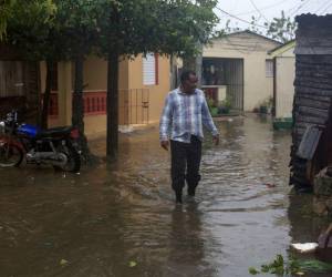El organismo estima que Fiona seguirá fortaleciéndose y las lluvias continuarán con posibles nuevas inundaciones “catastróficas”.
