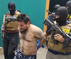 La Policía Antiextorsión continuamente realiza redadas y capturas de extorsionadores, hombres y mujeres que operan en diversos sectores del país.