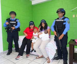 La joven de 18 años de edad, junto a sus dos pequeños hijos, y la presunta cómplice, fueron detenidas en un hotel de Comayagüela.