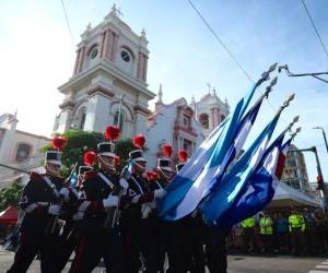 Ante las recientes denuncias de supuestos cobros no autorizados a centros educativos públicos y privados, la ministra de Educación, Arely Argueta, anunció este lunes 31 de agosto el envío de comisiones especiales para investigar las oficinas municipales, distritales y departamentales que han sido señaladas.