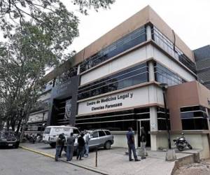 El cadáver fue llevado a la morgue de la capital para su identificación.