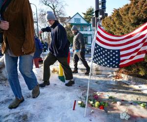 Algunos de sus vecinos, la han descrito como una mujer amorosa y amable. La ahora fallecida, vivía en la ciudad junto a su pareja y dejó a un hijo de 6 años.