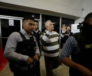 Absuelven al exjefe policial José Ramírez del Cid y a su esposa del delito de lavado de activos