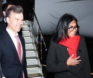 La presidenta encargada de Venezuela, Delcy Rodríguez, a su llegada este lunes a Nueva York, Estados Unidos, para representar a su país en la Asamblea General de la ONU.