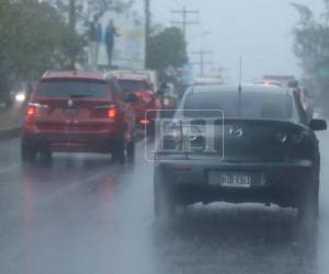 Los remanentes de la onda tropical que atravesó Honduras durante las últimas horas continuarán generando condiciones atmosféricas inestables este viernes 26 de junio, provocando lluvias y tormentas eléctricas en diferentes regiones del país, según el pronóstico del Centro de Estudios Atmosféricos, Oceanográficos y Sísmicos (Cenaos).