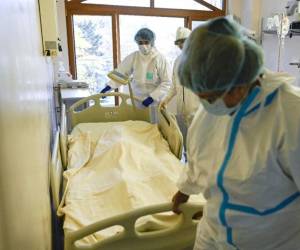 Hay seis casos confirmados y dos personas muertas por neumonía.