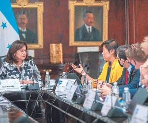 Las autoridades hondureñas se han reunido con la misión técnica del FMI para analizar temas de interés económicos y sociales.