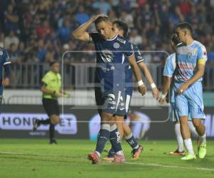 Alejandro Reyes falló el lanzamiento penal y Motagua se está quedando fuera de la final.