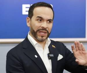 El abogado penalista Abelardo de la Espriella, un ‘outsider’ en la carrera presidencial colombiana, mostró los colmillos del tigre en las elecciones de este domingo 31 de mayo al contradecir las encuestas y ser el candidato más votado, lo que le permitirá disputar el cargo en el balotaje el próximo 21 de junio.
