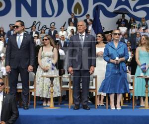El presidente Nasry Asfura estuvo acompañado por sus familiares durante los actos conmemorativos por el aniversario de la independencia de Honduras.<b> </b>