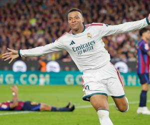 Kylian Mbappé tuvo mucha fortuna en su primer gol y en el segundo fue efectivo.