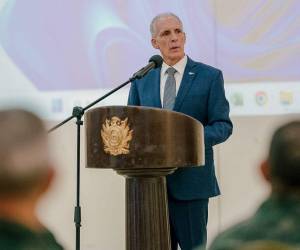 El presidente de la República y comandante general de las Fuerzas Armadas, Nasry Asfura, participó este viernes en una reunión de la Junta de Comandantes de las FF AA.