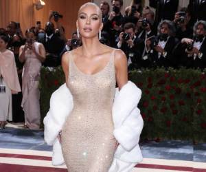 Kim cerró la alfombra roja del Met Gala 2022 con el vestido que usó Marilyn Monroe hace 60 años.