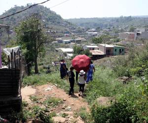 Residentes de Monte de Los Olivos aseguran que la nueva calle permitirá mejorar el ingreso de agua y el traslado de niños al sector.