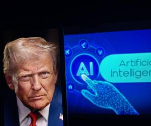 Donald Trump señaló que las teorías conspirativas no impedirán el desarrollo de la inteligencia artificial.